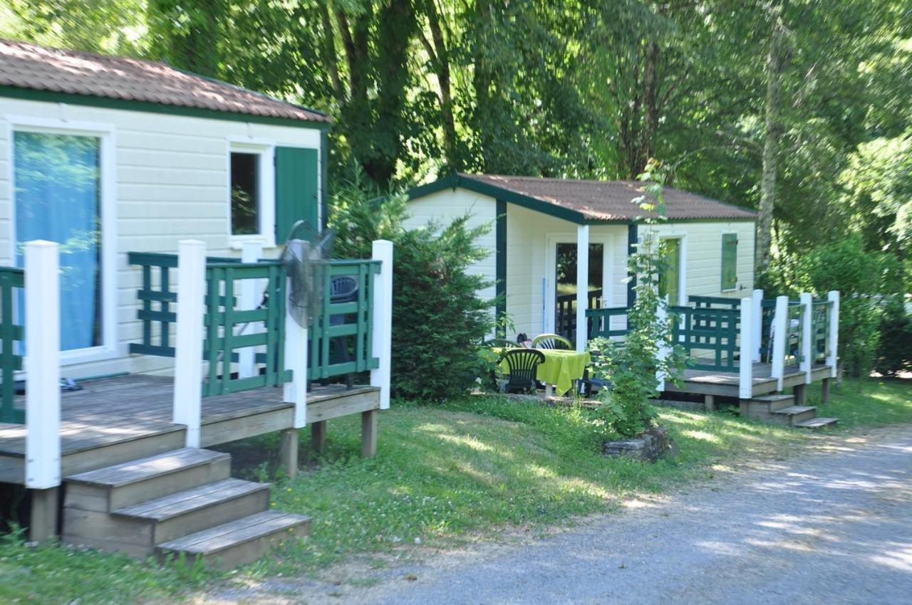 Les Chalets Du Moulin Du Chatain 4 Payzac  ภายนอก รูปภาพ